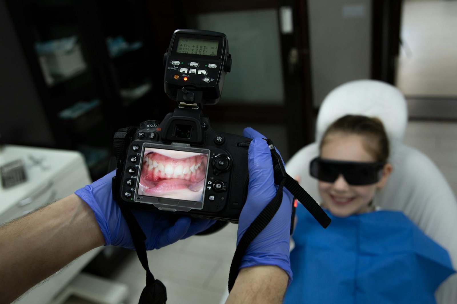 Documentation visuelle du sourire en consultation dentaire.